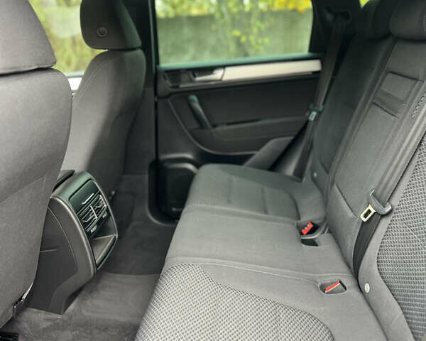 Чорний Фольксваген Туарег, об'ємом двигуна 2.99 л та пробігом 286 тис. км за 20000 $, фото 11 на Automoto.ua