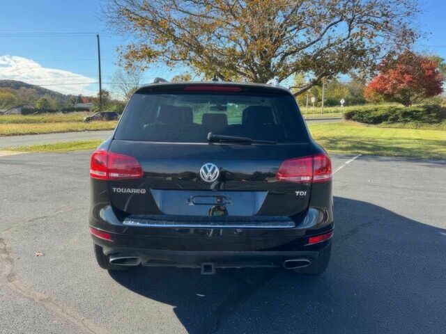 Черный Фольксваген Туарег, объемом двигателя 3 л и пробегом 85 тыс. км за 6500 $, фото 6 на Automoto.ua