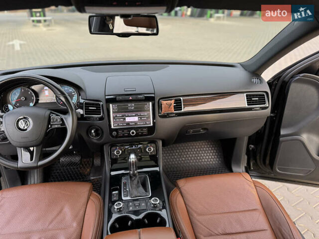 Черный Фольксваген Туарег, объемом двигателя 3 л и пробегом 275 тыс. км за 20999 $, фото 33 на Automoto.ua