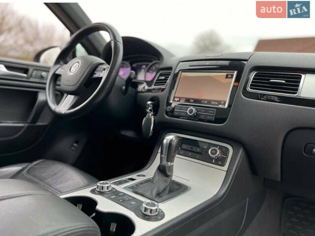 Чорний Фольксваген Туарег, об'ємом двигуна 2.97 л та пробігом 230 тис. км за 22500 $, фото 17 на Automoto.ua