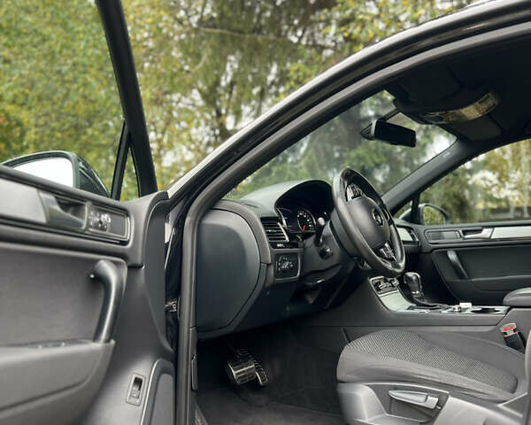 Чорний Фольксваген Туарег, об'ємом двигуна 2.99 л та пробігом 286 тис. км за 20000 $, фото 14 на Automoto.ua