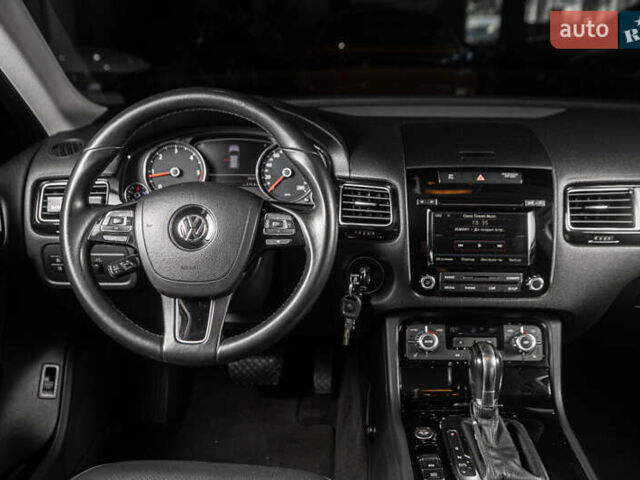 Чорний Фольксваген Туарег, об'ємом двигуна 2.97 л та пробігом 163 тис. км за 21900 $, фото 26 на Automoto.ua