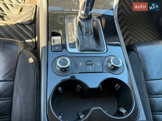 Черный Фольксваген Туарег, объемом двигателя 2.97 л и пробегом 298 тыс. км за 20799 $, фото 11 на Automoto.ua