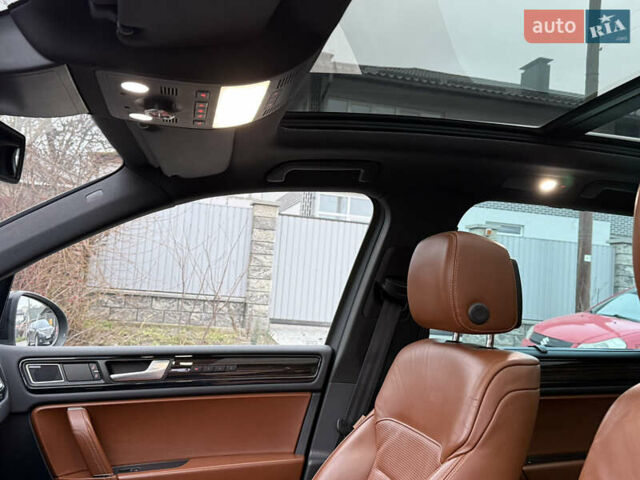 Чорний Фольксваген Туарег, об'ємом двигуна 4.13 л та пробігом 258 тис. км за 28500 $, фото 15 на Automoto.ua