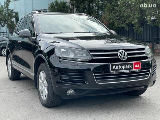Чорний Фольксваген Туарег, об'ємом двигуна 3 л та пробігом 197 тис. км за 27490 $, фото 3 на Automoto.ua