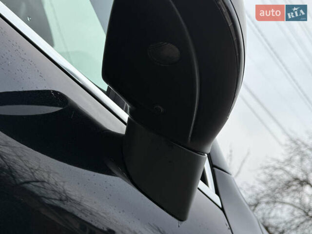 Чорний Фольксваген Туарег, об'ємом двигуна 4.13 л та пробігом 258 тис. км за 28500 $, фото 8 на Automoto.ua