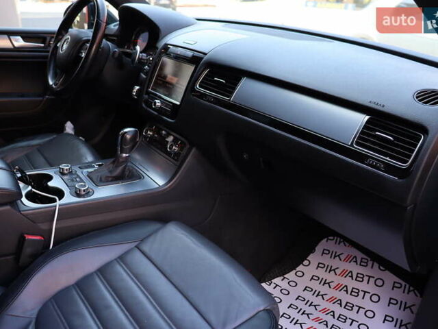 Черный Фольксваген Туарег, объемом двигателя 3 л и пробегом 142 тыс. км за 22900 $, фото 46 на Automoto.ua