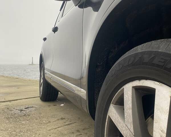 Черный Фольксваген Туарег, объемом двигателя 2.97 л и пробегом 348 тыс. км за 19500 $, фото 5 на Automoto.ua