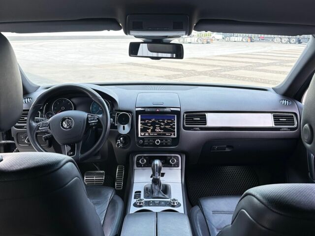 Фольксваген Туарег 2013 в Иршава на Automoto.ua Черный Фольксваген Туарег, объемом двигателя 3 л и пробегом 293 тыс. км за 20500 $, фото 5 на Automoto.ua