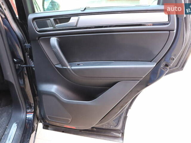 Черный Фольксваген Туарег, объемом двигателя 3 л и пробегом 142 тыс. км за 22900 $, фото 44 на Automoto.ua