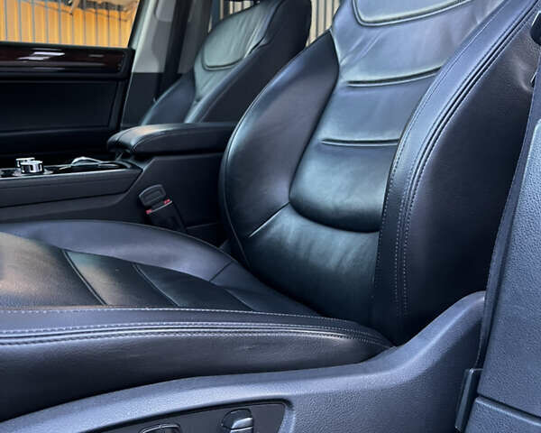 Черный Фольксваген Туарег, объемом двигателя 3 л и пробегом 270 тыс. км за 23200 $, фото 12 на Automoto.ua