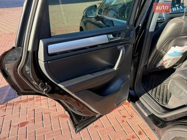 Черный Фольксваген Туарег, объемом двигателя 2.97 л и пробегом 298 тыс. км за 20799 $, фото 14 на Automoto.ua