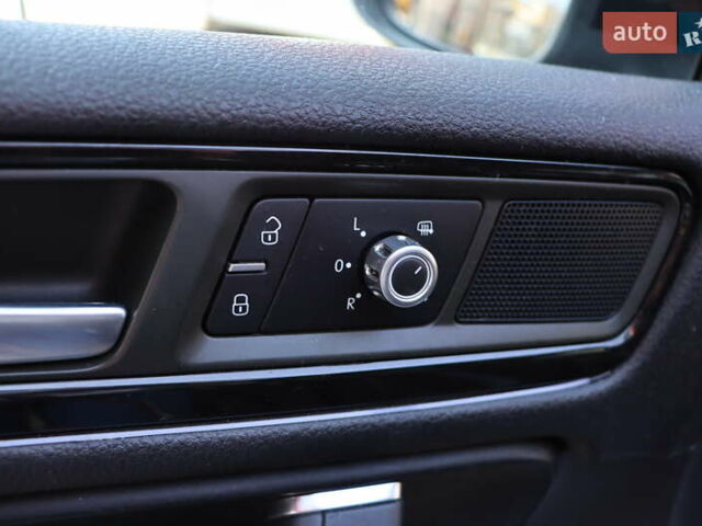 Черный Фольксваген Туарег, объемом двигателя 3 л и пробегом 142 тыс. км за 22900 $, фото 17 на Automoto.ua