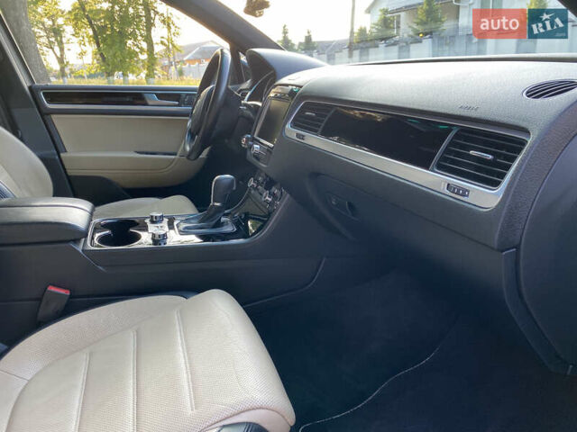 Черный Фольксваген Туарег, объемом двигателя 2.97 л и пробегом 185 тыс. км за 22999 $, фото 52 на Automoto.ua