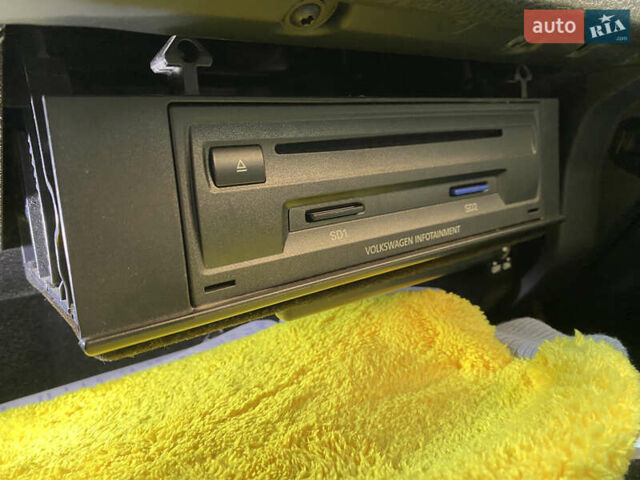 Черный Фольксваген Туарег, объемом двигателя 2.97 л и пробегом 185 тыс. км за 22999 $, фото 77 на Automoto.ua