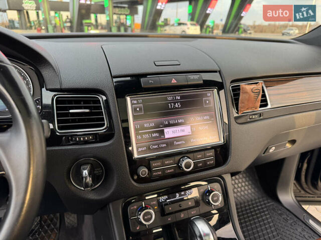 Черный Фольксваген Туарег, объемом двигателя 3 л и пробегом 275 тыс. км за 20999 $, фото 22 на Automoto.ua