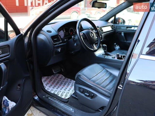 Черный Фольксваген Туарег, объемом двигателя 3 л и пробегом 142 тыс. км за 22900 $, фото 13 на Automoto.ua