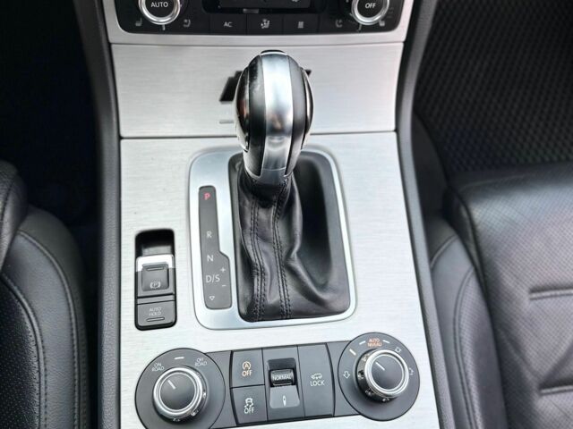 Фольксваген Туарег 2013 в Иршава на Automoto.ua Черный Фольксваген Туарег, объемом двигателя 3 л и пробегом 293 тыс. км за 20500 $, фото 17 на Automoto.ua