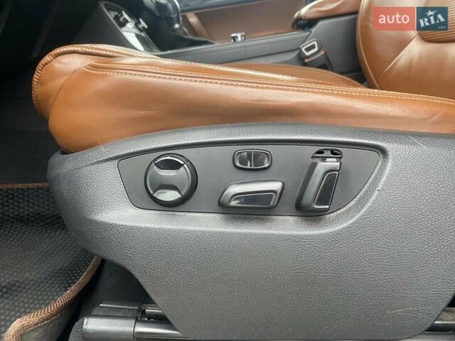 Черный Фольксваген Туарег, объемом двигателя 2.97 л и пробегом 348 тыс. км за 19500 $, фото 28 на Automoto.ua