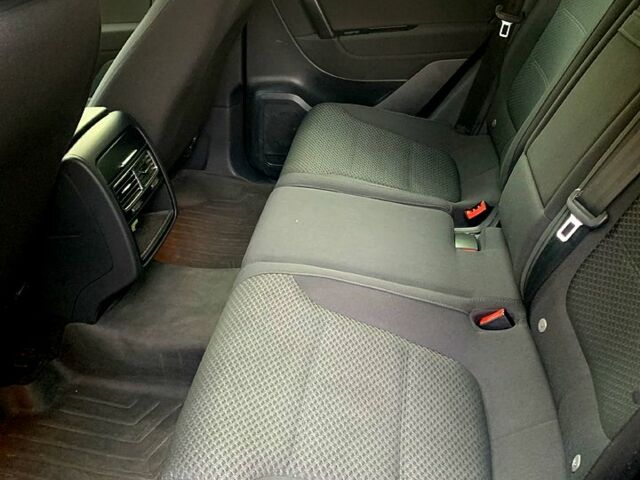 Чорний Фольксваген Туарег, об'ємом двигуна 3 л та пробігом 283 тис. км за 17500 $, фото 5 на Automoto.ua