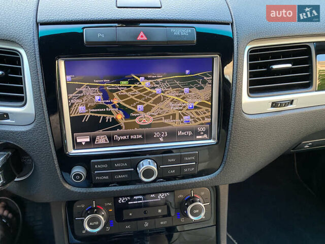 Черный Фольксваген Туарег, объемом двигателя 2.97 л и пробегом 185 тыс. км за 22999 $, фото 76 на Automoto.ua