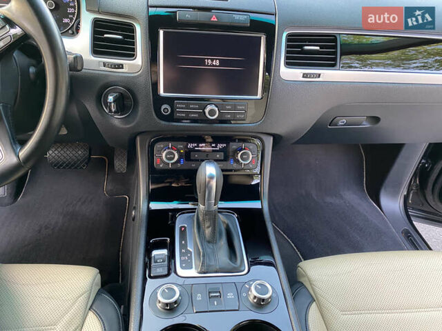 Черный Фольксваген Туарег, объемом двигателя 2.97 л и пробегом 185 тыс. км за 22999 $, фото 56 на Automoto.ua