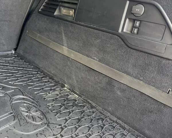 Чорний Фольксваген Туарег, об'ємом двигуна 2.97 л та пробігом 325 тис. км за 18000 $, фото 8 на Automoto.ua