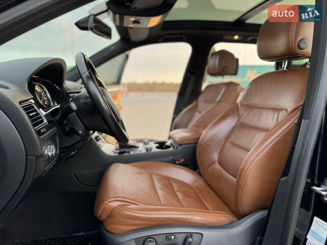 Черный Фольксваген Туарег, объемом двигателя 3 л и пробегом 275 тыс. км за 20999 $, фото 12 на Automoto.ua