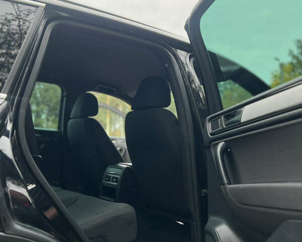 Чорний Фольксваген Туарег, об'ємом двигуна 2.99 л та пробігом 286 тис. км за 20000 $, фото 9 на Automoto.ua