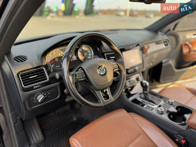 Черный Фольксваген Туарег, объемом двигателя 3 л и пробегом 275 тыс. км за 20999 $, фото 15 на Automoto.ua