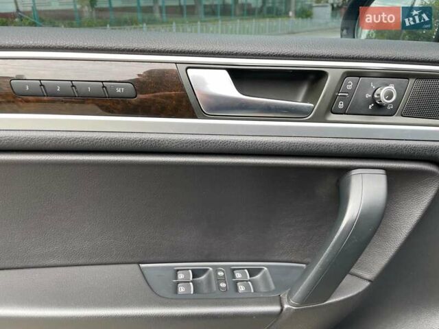 Чорний Фольксваген Туарег, об'ємом двигуна 2.97 л та пробігом 196 тис. км за 23500 $, фото 23 на Automoto.ua