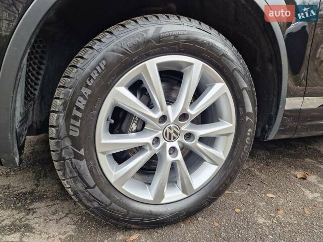 Черный Фольксваген Туарег, объемом двигателя 3 л и пробегом 209 тыс. км за 24999 $, фото 16 на Automoto.ua