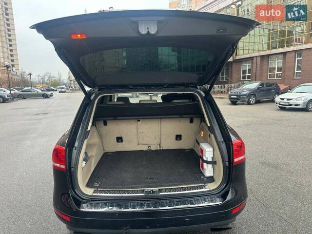 Черный Фольксваген Туарег, объемом двигателя 2.97 л и пробегом 188 тыс. км за 17000 $, фото 4 на Automoto.ua