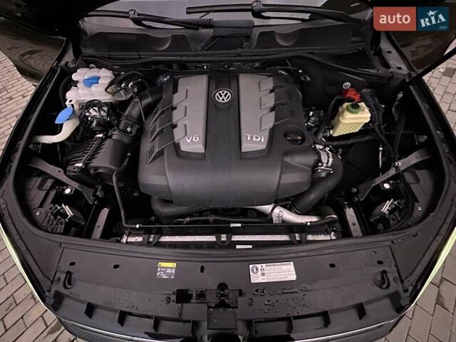 Фольксваген Туарег 2013 в Луцке на Automoto.ua Черный Фольксваген Туарег, объемом двигателя 2.97 л и пробегом 227 тыс. км за 22900 $, фото 25 на Automoto.ua