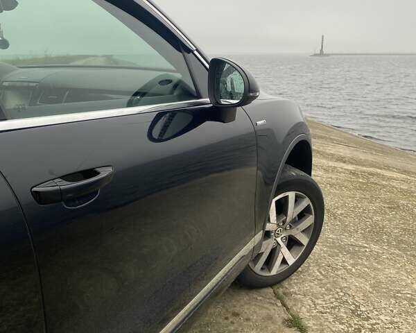 Черный Фольксваген Туарег, объемом двигателя 2.97 л и пробегом 348 тыс. км за 19500 $, фото 6 на Automoto.ua