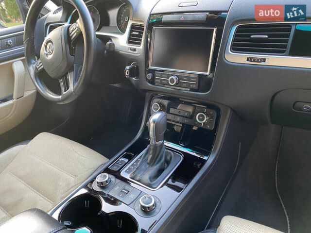 Черный Фольксваген Туарег, объемом двигателя 2.97 л и пробегом 185 тыс. км за 22999 $, фото 53 на Automoto.ua