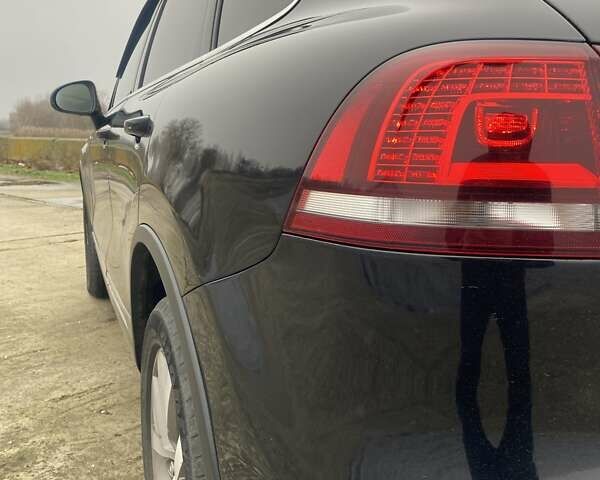 Черный Фольксваген Туарег, объемом двигателя 2.97 л и пробегом 348 тыс. км за 19500 $, фото 12 на Automoto.ua