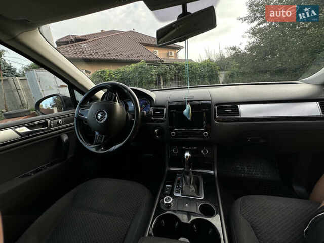 Черный Фольксваген Туарег, объемом двигателя 2.97 л и пробегом 342 тыс. км за 18000 $, фото 9 на Automoto.ua