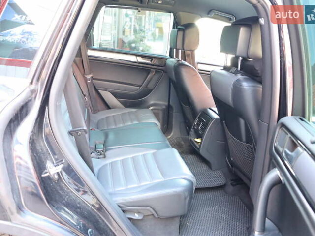 Черный Фольксваген Туарег, объемом двигателя 3 л и пробегом 142 тыс. км за 22900 $, фото 42 на Automoto.ua