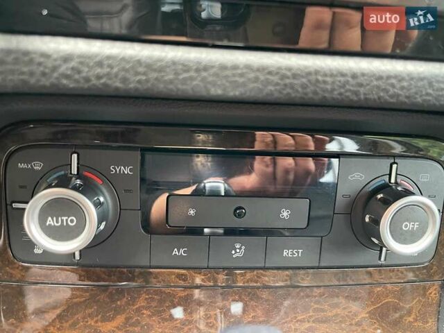 Чорний Фольксваген Туарег, об'ємом двигуна 2.97 л та пробігом 196 тис. км за 23500 $, фото 32 на Automoto.ua