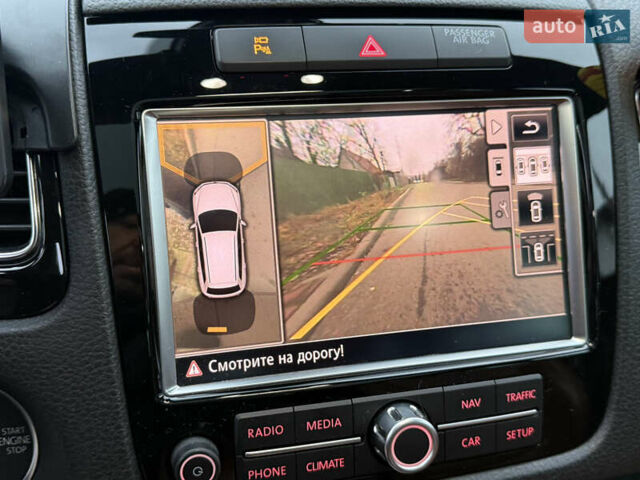 Чорний Фольксваген Туарег, об'ємом двигуна 4.13 л та пробігом 258 тис. км за 28500 $, фото 31 на Automoto.ua