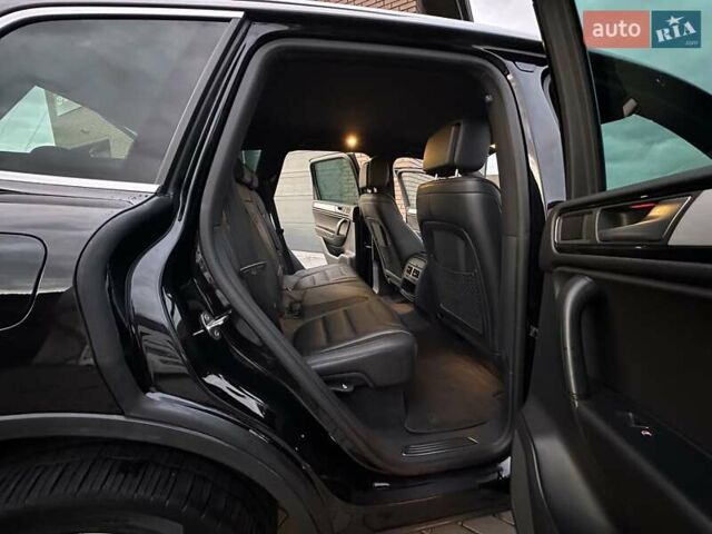Фольксваген Туарег 2013 в Луцке на Automoto.ua Черный Фольксваген Туарег, объемом двигателя 2.97 л и пробегом 227 тыс. км за 22900 $, фото 11 на Automoto.ua
