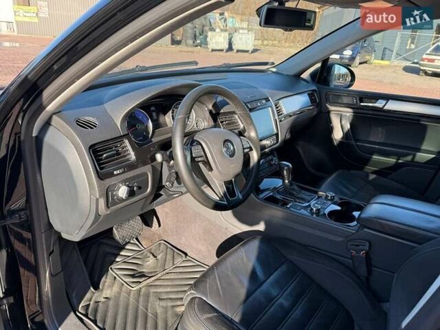 Черный Фольксваген Туарег, объемом двигателя 2.97 л и пробегом 298 тыс. км за 20799 $, фото 12 на Automoto.ua