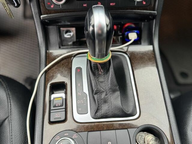 Черный Фольксваген Туарег, объемом двигателя 2.97 л и пробегом 157 тыс. км за 24500 $, фото 7 на Automoto.ua