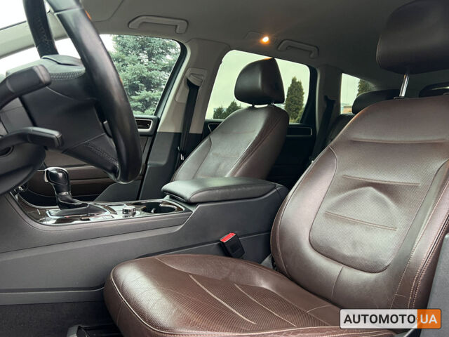 Чорний Фольксваген Туарег, об'ємом двигуна 3 л та пробігом 191 тис. км за 25300 $, фото 15 на Automoto.ua