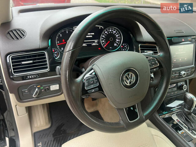 Черный Фольксваген Туарег, объемом двигателя 2.97 л и пробегом 210 тыс. км за 19500 $, фото 10 на Automoto.ua