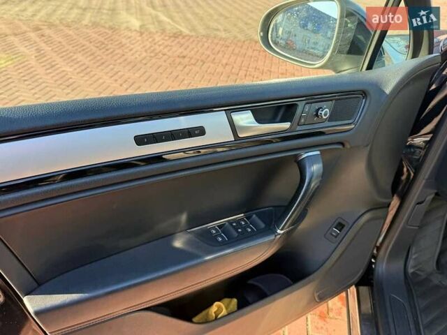 Черный Фольксваген Туарег, объемом двигателя 2.97 л и пробегом 298 тыс. км за 20799 $, фото 13 на Automoto.ua