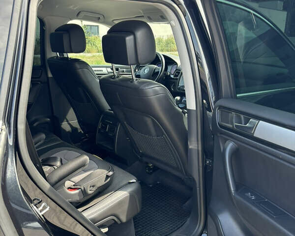 Черный Фольксваген Туарег, объемом двигателя 2.97 л и пробегом 292 тыс. км за 23199 $, фото 9 на Automoto.ua