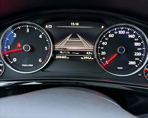 Чорний Фольксваген Туарег, об'ємом двигуна 4.13 л та пробігом 258 тис. км за 28500 $, фото 40 на Automoto.ua