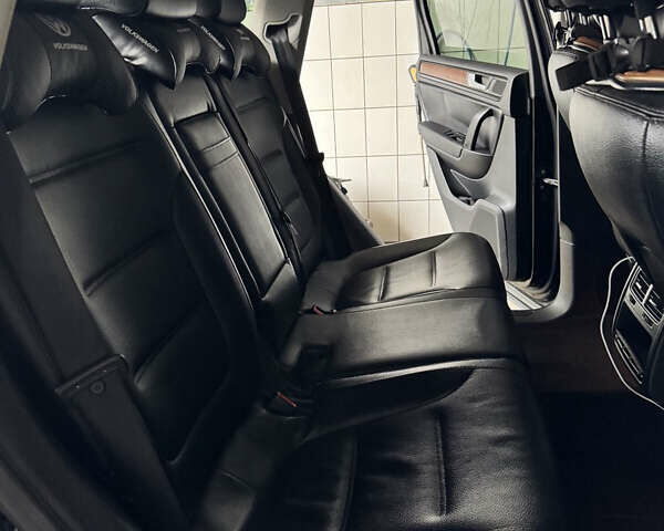 Черный Фольксваген Туарег, объемом двигателя 3.6 л и пробегом 320 тыс. км за 15500 $, фото 3 на Automoto.ua